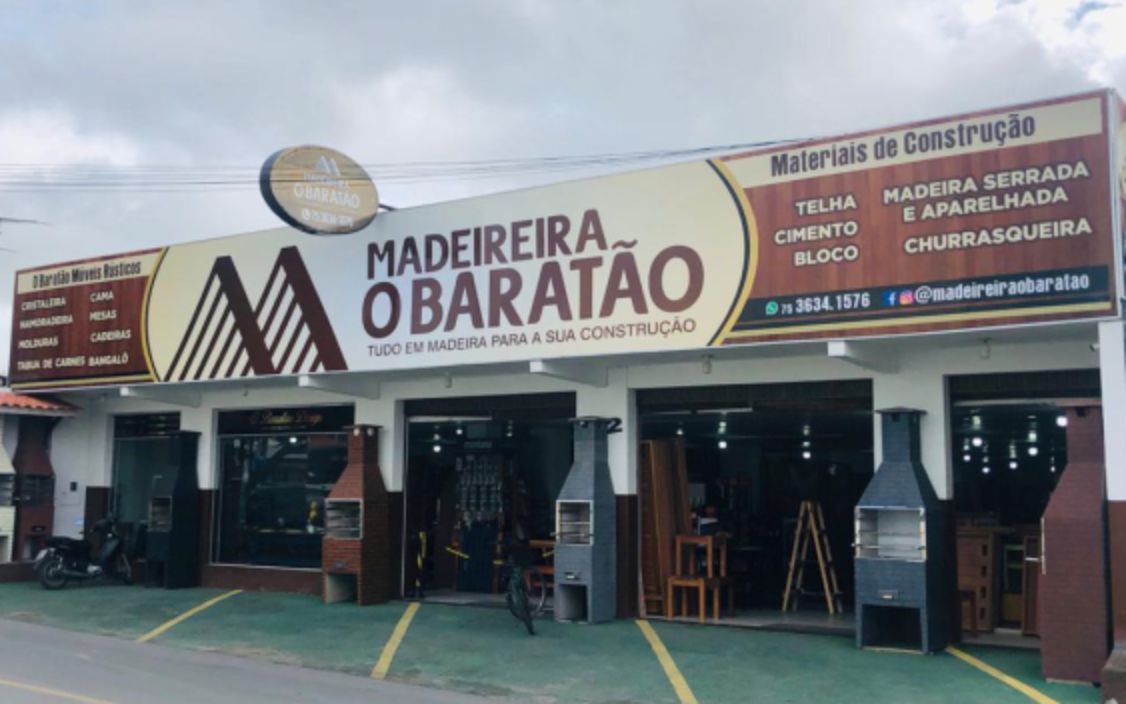 Fachada em Lona